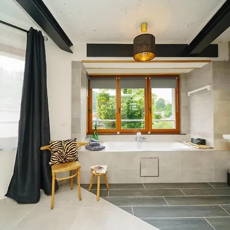 아파트 Les Bleuets 라로셰안알데네